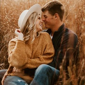 Meet your Posher, Holly